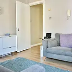 3 Bedroom Mezzanine Apartment In Temple Bar